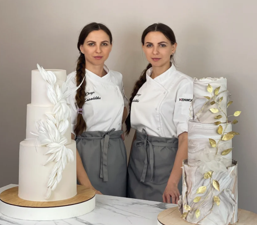 Обложка курса «[kasadelika] Свадебный кондитер 2026. Тариф Все включено (Анастасия Кудимова, Олеся Кудимова)»
