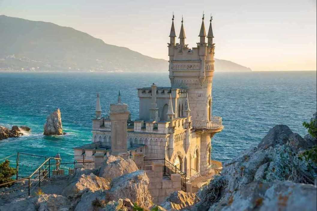 Обложка курса «Путеводитель по Крыму (Анастасия Мизгир)»
