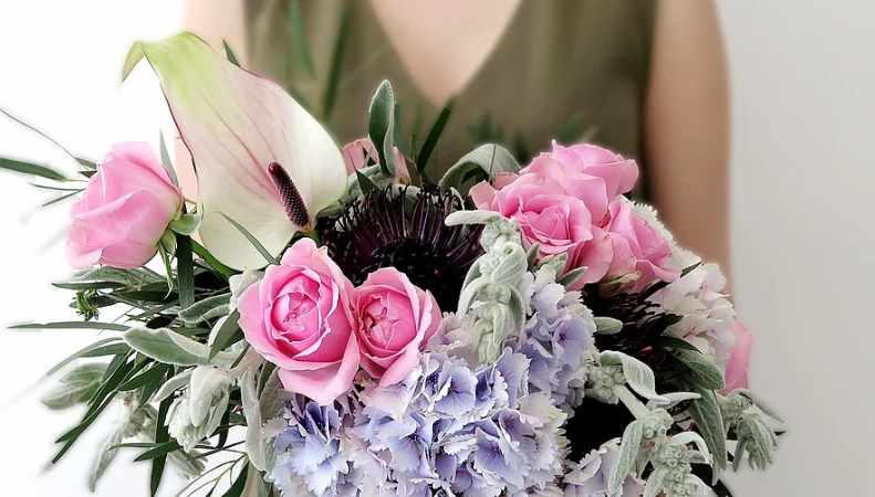 Обложка курса «[Flowerschool] Коммерческая флористика. Букеты (Екатерина Андрюкова)»